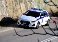 Συναγερμός στον Λόφο Φιλοπάππου: Επίθεση με μεταλλικό αντικείμενο σε δύο άνδρες – Αναζητείται ο δράστης