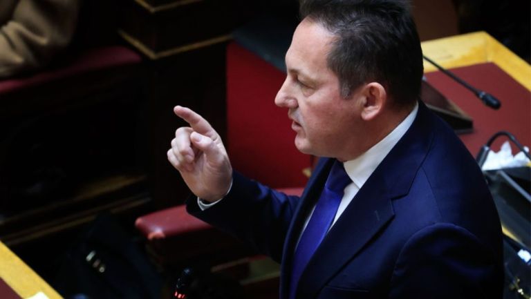 Ο Πέτσας «σπάει γραμμή» για τις άρσεις ασυλίας – “Δεν ακολουθώ το Μαξίμου”, αποχή και αιχμές