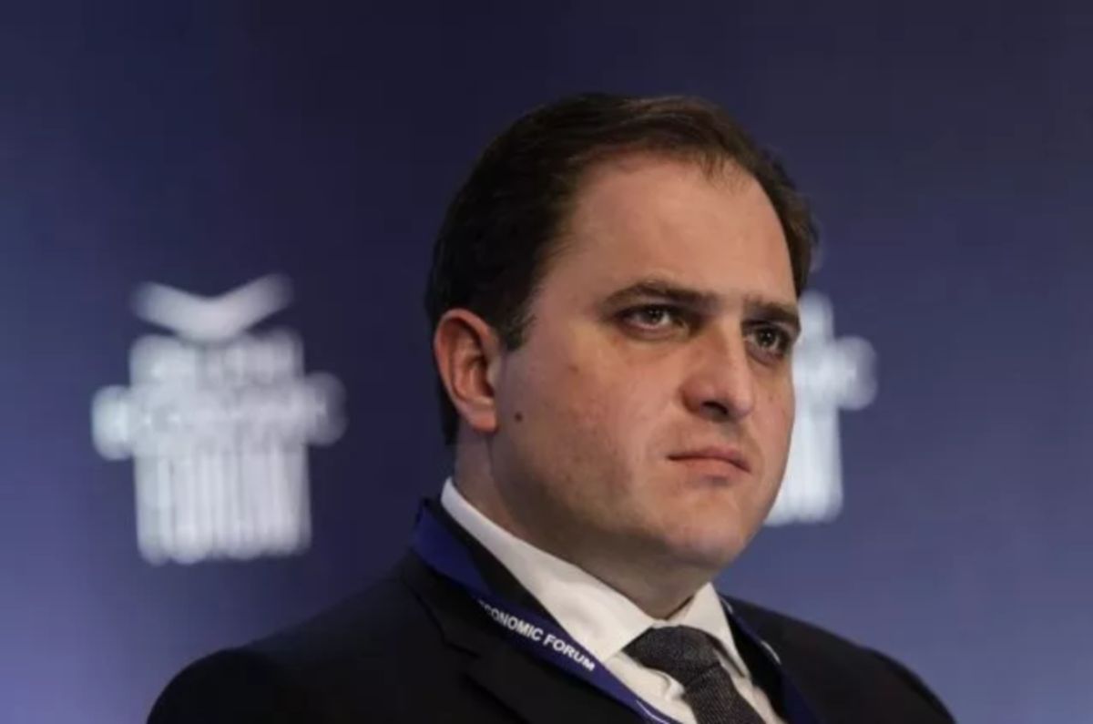 Τέλος οι ουρές στις εφορίες: ΑΦΜ και κλειδάριθμος από το σπίτι σε λίγα λεπτά