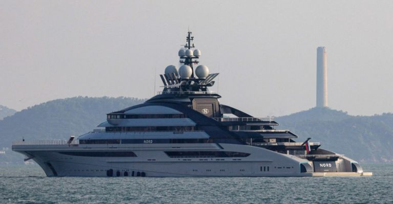 Το σούπερ γιοτ των 500 εκατ. δολαρίων που πέρασε τα Στενά του Ορμούζ