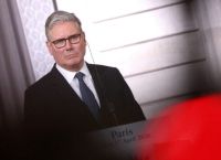 «Συνασπισμός 12+ χωρών για το Ορμούζ» – Στάρμερ: πολυεθνική αποστολή για τη ναυσιπλοΐα