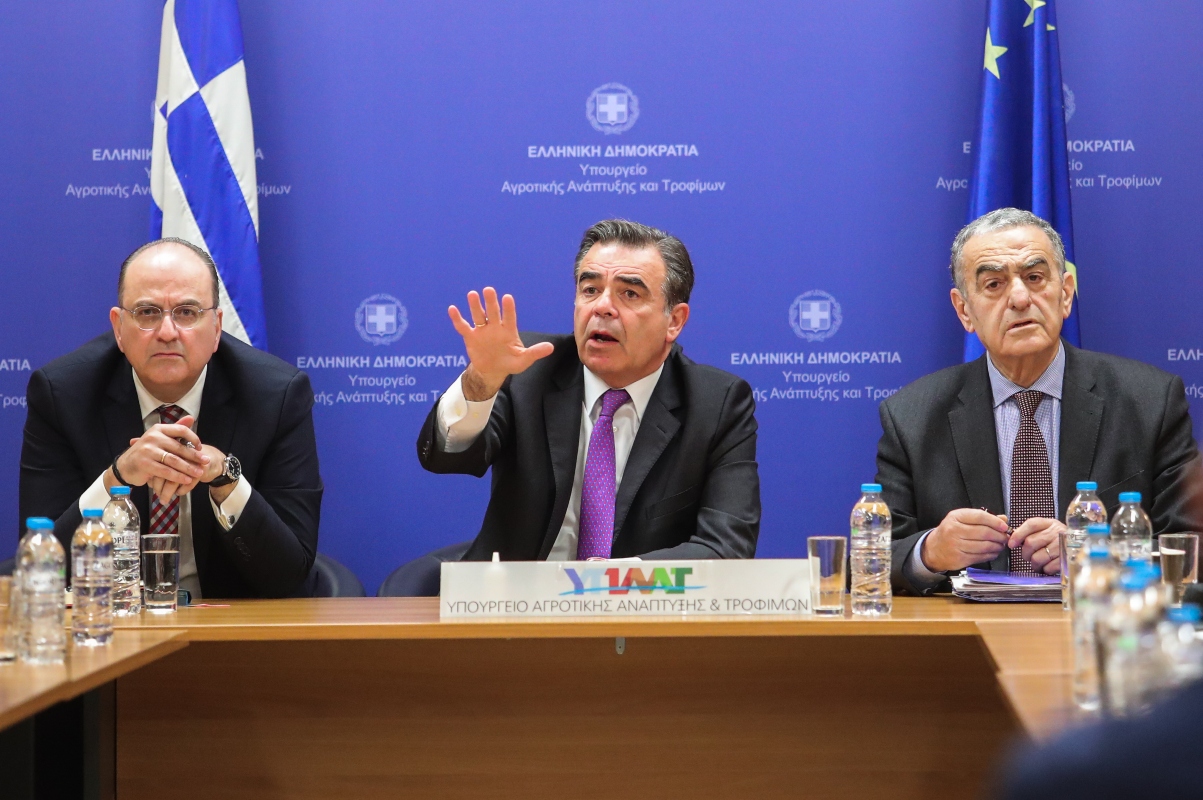 Έκτακτη σύσκεψη Μ. Σχοινά με κτηνοτρόφους και τυροκόμους της Λέσβου για τον αφθώδη πυρετό