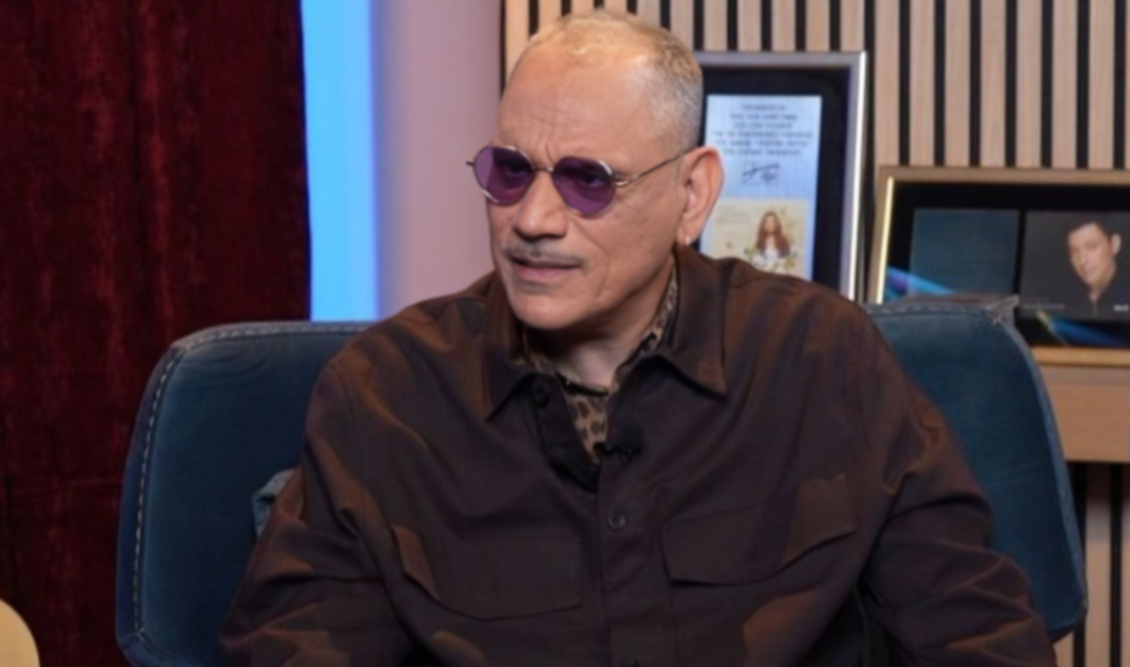 Θανάσης Βασιλόπουλος: Μιλά ανοιχτά για την τσιγγάνικη καταγωγή του – “Δεν κουβαλάω τη φυλή στην πλάτη μου”