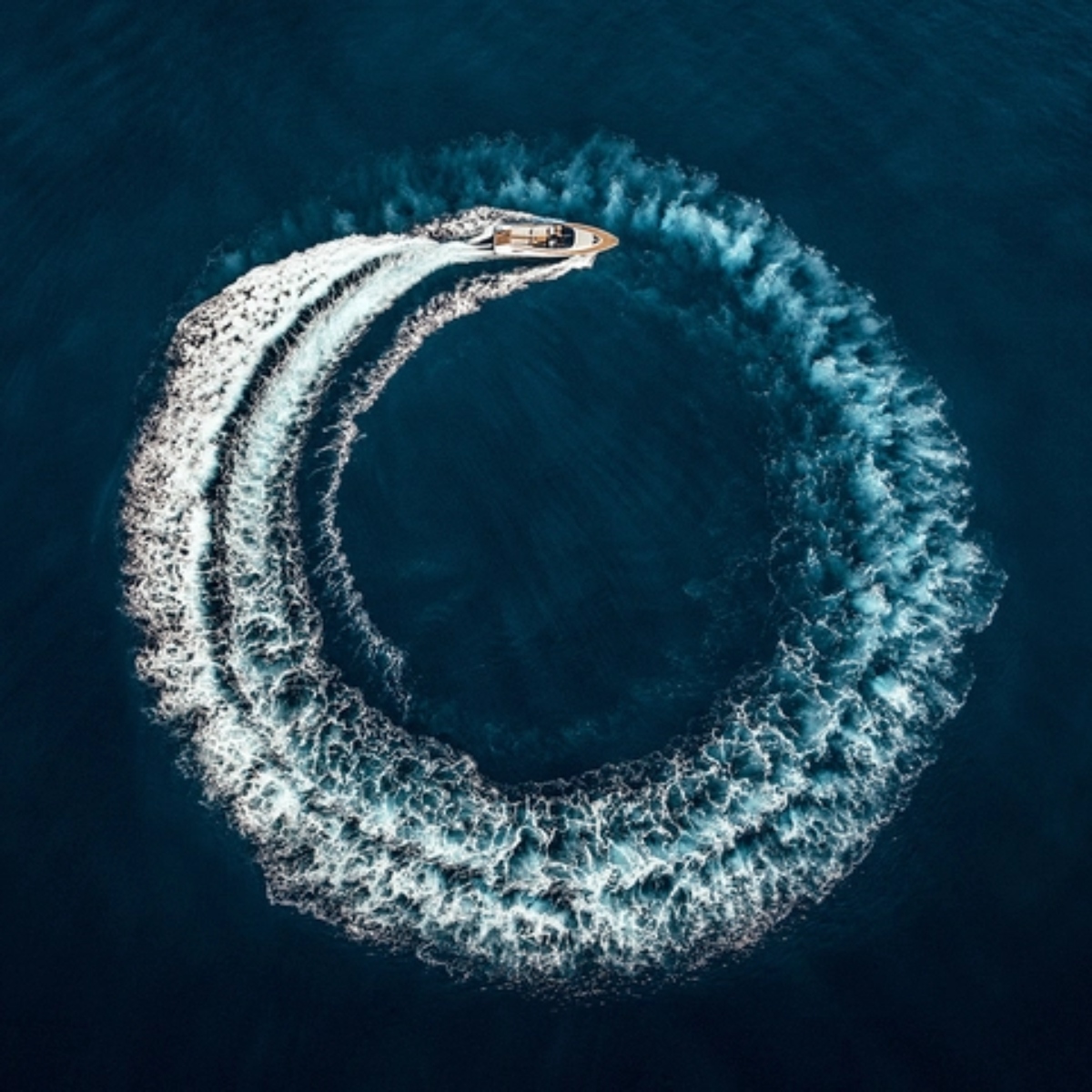 How the Gulf War Is Reshaping Global Tourism: Winners, Losers and Greece’s Strategic Boost