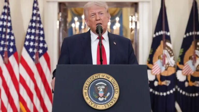 Τραμπ προς Ιράν: “Συμφωνήστε πριν να είναι πολύ αργά”