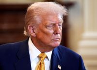 Στις ΗΠΑ ξανά στο τραπέζι η 25η τροπολογία: πολιτική ρευστότητα, πολεμική ρητορική και κρίση εξουσίας