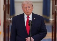 Ορμούζ: Ο Τραμπ εκβιάζει την Ευρώπη με την Ουκρανία και απειλεί το ΝΑΤΟ με ρήξη