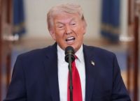 Ο Αμερικανός πρόεδρος Τραμπ ανέφερε ότι θα στοχοποιήσει τις υποδομές του Ιράν την Τρίτη