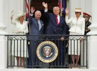 Τραμπ ενώπιον του βασιλιά Καρόλου: Οι ΗΠΑ δεν έχουν πιο στενούς φίλους απο τους Βρετανούς