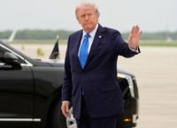 Τραμπ: «Ο αποκλεισμός του Ιράν συνεχίζεται έως πυρηνική συμφωνία»