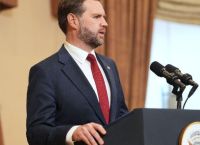 Ορμούζ σε τεντωμένο σχοινί: Ο Βανς ρίχνει την ευθύνη στο Ιράν – Πώς απαντά η Τεχεράνη