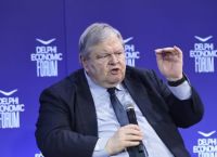 “ΒΟΜΒΑ Βενιζέλου στους Δελφούς: «Θεσμικά δυστυχήματα» ΟΠΕΚΕΠΕ – Σφοδρή επίθεση σε κυβέρνηση και θεσμούς!”