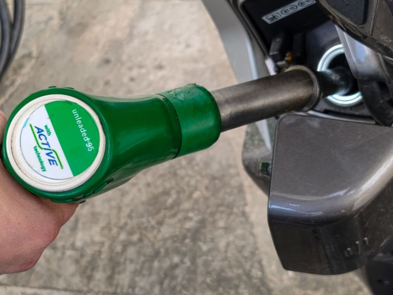 Άνοιξε η πλατφόρμα για το Fuel Pass – Βήμα-βήμα η αίτηση μέσω voucher.gov.gr