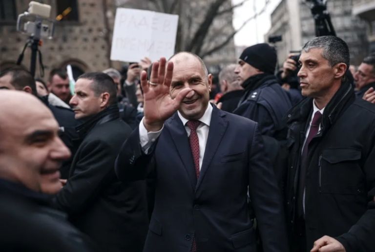 Βουλγαρία σε πολιτική δίνη: Εκλογές-σταθμός με φόντο Ρωσία, ΕΕ και «νέο Ορμπάν»