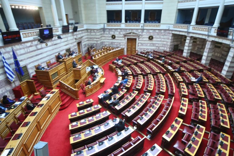 Incompatibility or political maneuver? Mitsotakis reshapes power balance amid pressure