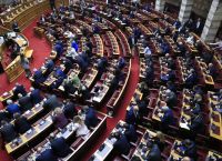 Σφοδρή πολιτική σύγκρουση για τα μέτρα στήριξης – “Δεν απαντούν στην ακρίβεια” λέει η αντιπολίτευση