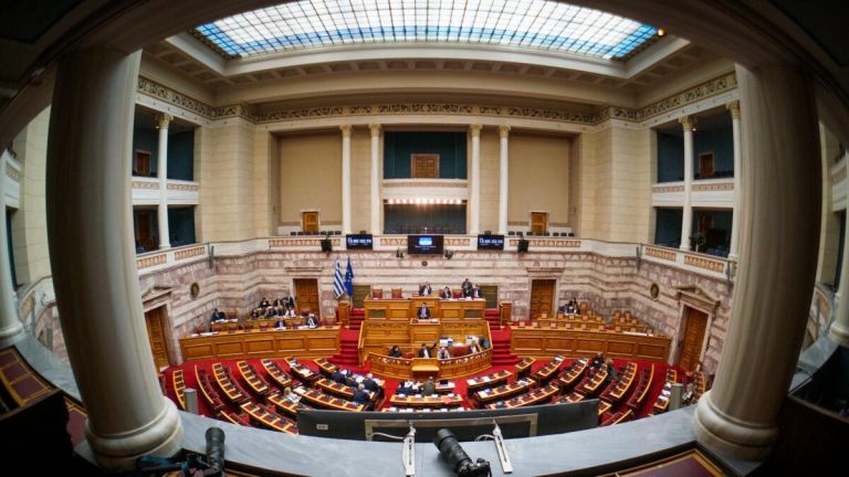 Μυστική κατάθεση στη Βουλή για υποκλοπές – Θεσμικό ρήγμα και σύγκρουση εξουσιών