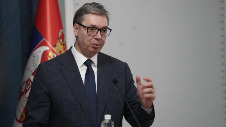 Σερβία: Ο Βούτσιτς ανήγγειλε την παραίτησή του από τη θέση του προέδρου της Δημοκρατίας