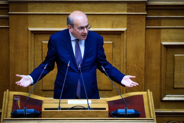 Χατζηδάκης: Οι Έλληνες κοιτούν την αντιπολίτευση και στρέφονται πάλι στη Νέα Δημοκρατία