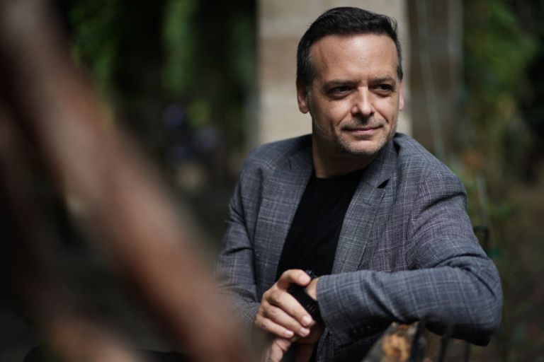 «Δεν είμαστε Ντουμπάι»: Στο όριο η Αθήνα – Φρένο σε Airbnb και νέο μοντέλο τουρισμού