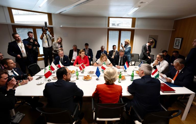 “Europe Moves Its Borders Outside Europe: Return Hubs Plan Sparks Political Earthquake”