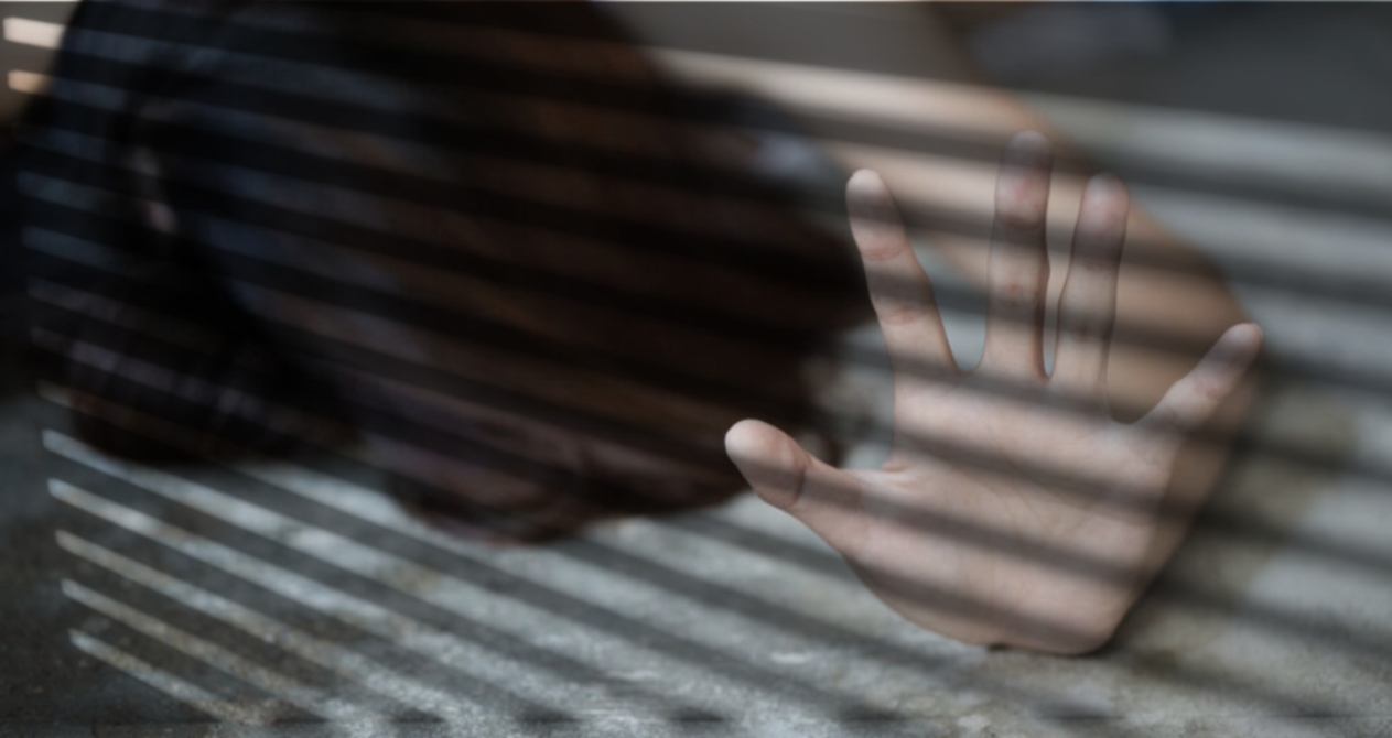 Πάτρα: Σοβαρό επεισόδιο ενδοοικογενειακής βίας – Κρατούσε αιχμάλωτη τη 16χρονη σύντροφό του