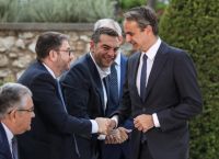 Πόθεν έσχες-φωτιά: ακίνητα, καταθέσεις και “γκρίζες ζώνες” στους πολιτικούς αρχηγούς