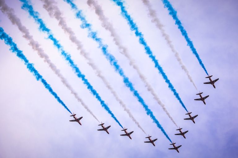 Το εντυπωσιακό αεροπορικό υπερθέαμα της Πολεμικής Αεροπορίας στον Φλοίσβο [vid]