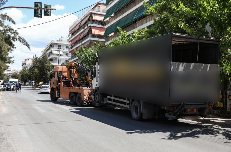 Θλίψη για τη γυναίκα που παρασύρθηκε στα Άνω Πατήσια: «Αγαπητή κυρία, είχε μαζί της το σκυλάκι της»