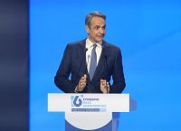 Σήμα συσπείρωσης και προβληματισμού στο συνέδριο της ΝΔ – Οι αιχμές Δένδια για τις δημοσκοπήσεις