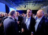 Παρέμβαση Μητσοτάκη στο Συνέδριο της ΝΔ: Εκλογές το 2027 και γεωπολιτικά μηνύματα στην Ευρώπη