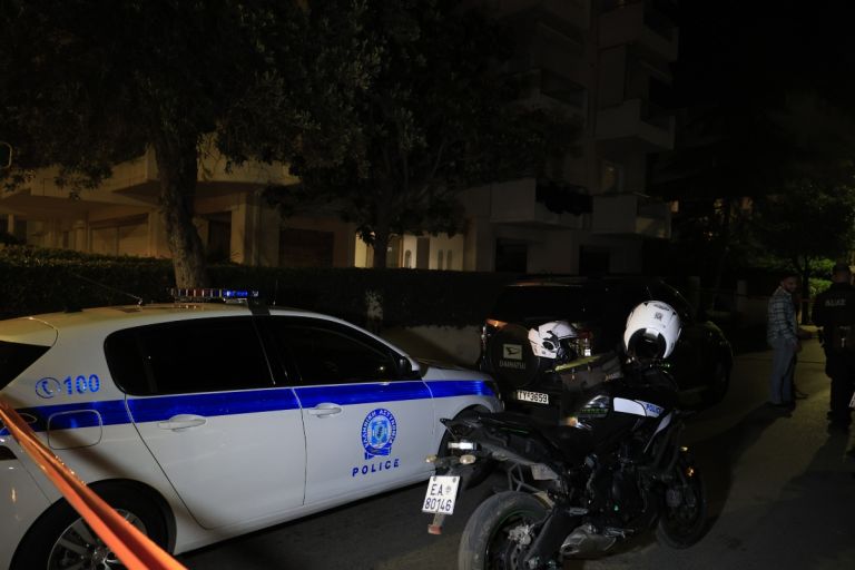 Χολαργός: Ψάχνουν τι όπλισε το χέρι του απόστρατου αξιωματικού που πυροβόλησε τη σύζυγό του