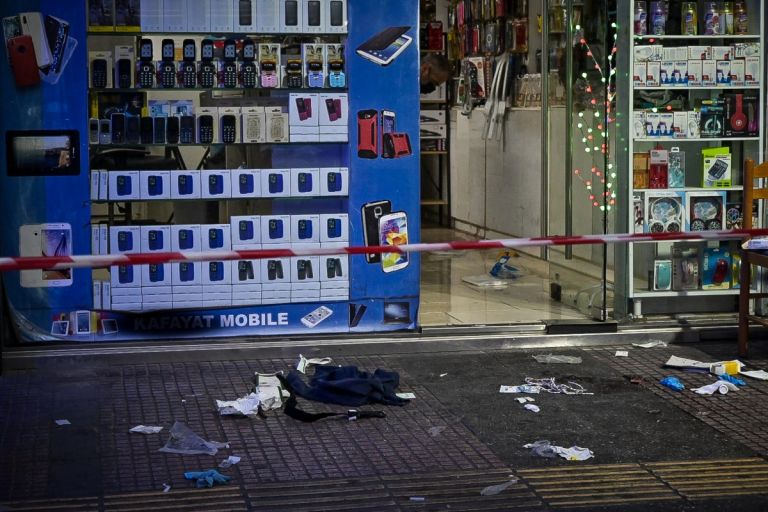 Πατήσια: Νέα στοιχεία για την επίθεση σε κατάστημα κινητών – Τραυματίας ο ιδιοκτήτης, καταδίωξη των δραστών