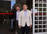 Στον Άρειο Πάγο ο Τσίπρας, κατέθεσε την ιδρυτική διακήρυξη της ΕΛΑΣ – «Σημαία η Δημοκρατία και η Δικαιοσύνη»