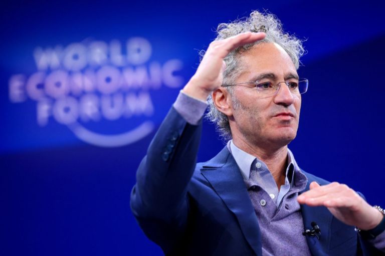 Palantir: Η AI θα καταργήσει τη μαζική μετανάστευση, λέει ο Καρπ