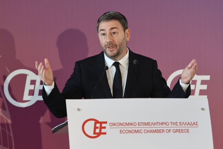 Ανδρουλάκης κατά Μητσοτάκη: «Η ΝΔ καταρρέει πολιτικά μέσα στην ακρίβεια»