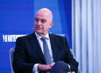 Συνέδριο ΝΔ: Δελφίνοι, παρασκήνιο και η “μετά Μητσοτάκη” συζήτηση που δεν λέει να σβήσει