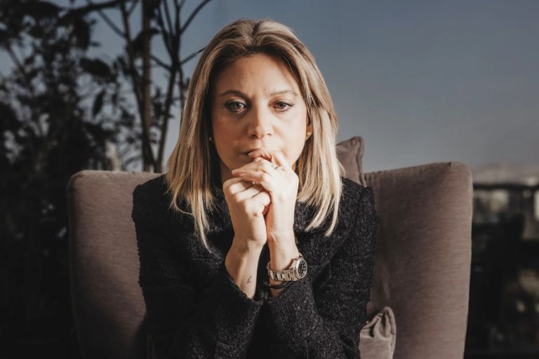 Η Καρυστιανού κατεβαίνει στην πολιτική: Υπογραφές, live εικόνες και κόμμα με άρωμα ανατροπής