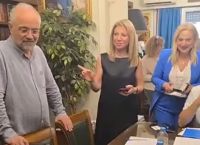 Καρυστιανού: Συλλογή υπογραφών για την ιδρυτική διακήρυξη του νέου κόμματος
