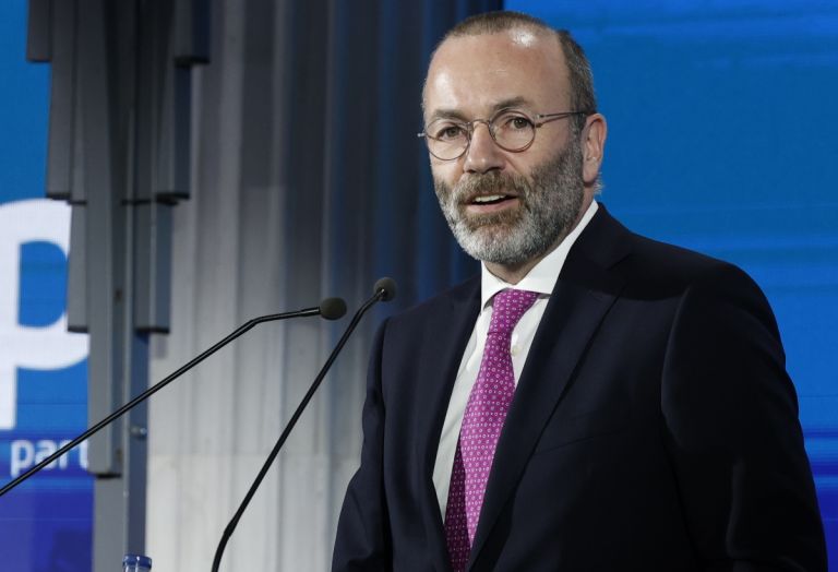 Weber στο Συνέδριο της ΝΔ: «Η Ελλάδα έγινε πρότυπο ανάπτυξης για την Ευρώπη»
