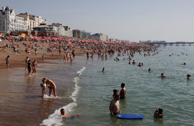 Καύσωνας σε Βρετανία και Ιρλανδία: Δώδεκα νεκροί μέσα σε λίγες ημέρες
