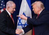 «America First… εκτός από το Ισραήλ: Η μεγάλη αντίφαση της εξωτερικής πολιτικής Τραμπ»