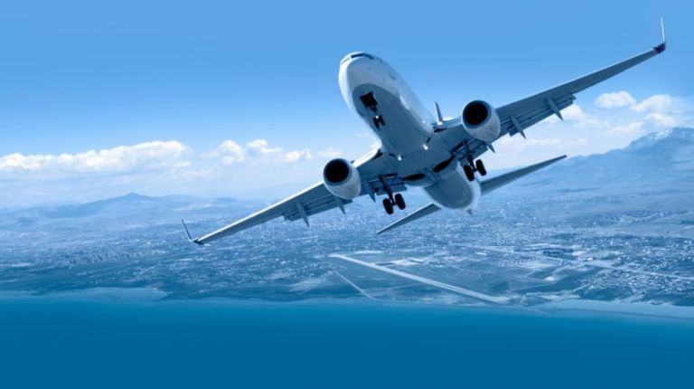 Έσπασαν κάθε ρεκόρ τα ελληνικά αεροδρόμια: Σχεδόν 34 εκατ. επιβάτες μέσα σε έξι μήνες