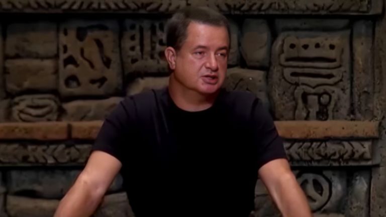Σοκ στο Survivor: Πάγωσαν όλοι με την ανακοίνωση του Ατζούν για τον Σταύρο Φλώρο