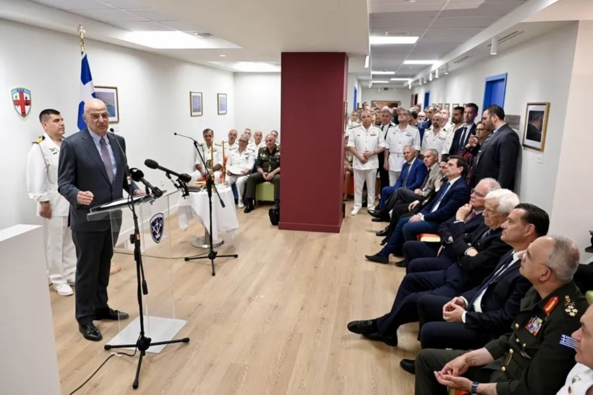 «Η απειλή υπάρχει» — Ο Δένδιας καλεί τους εφοπλιστές να βάλουν πλάτη για τις Ένοπλες Δυνάμεις