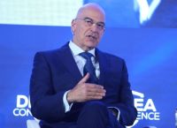 Δένδιας για Ορμούζ: “Πιθανή ελληνική παρουσία” – Μήνυμα ισχύος και προς Τουρκία