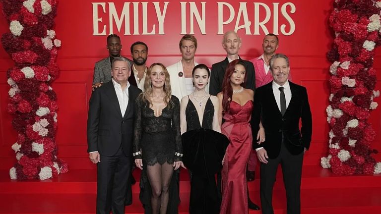Emily in… Mykonos: Ξεκίνησαν τα γυρίσματα του Emily in Paris στην Ελλάδα