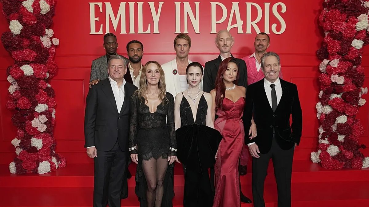 Emily in… Mykonos: Ξεκίνησαν τα γυρίσματα του Emily in Paris στην Ελλάδα