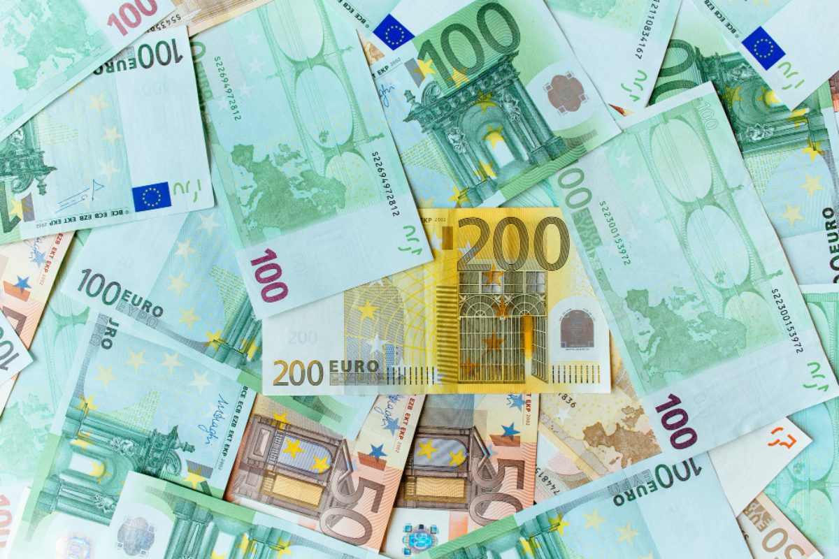 ΑΑΔΕ: Στο μικροσκόπιο 584 πρόσωπα για ξέπλυμα χρήματος