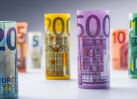Μισθοί στην Ελλάδα: Από τις χαμηλότερες κρατήσεις στην Ευρώπη σύμφωνα με τη Eurostat